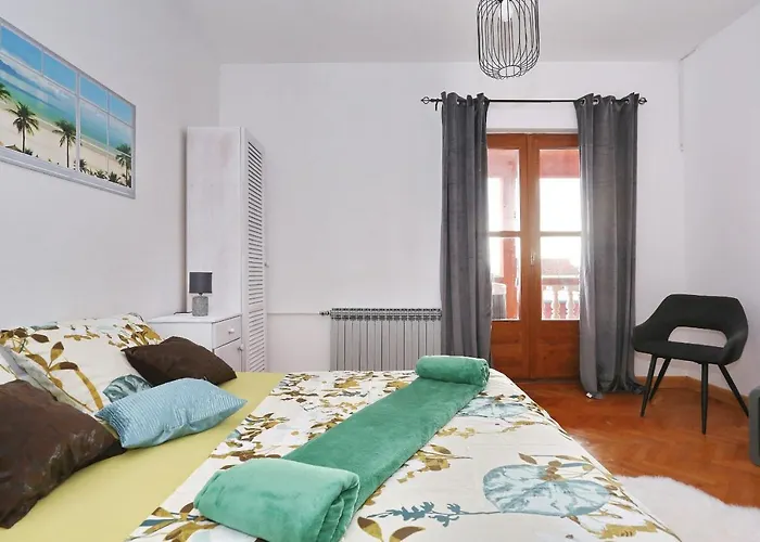 Fraj With Jacuzzi זאדאר