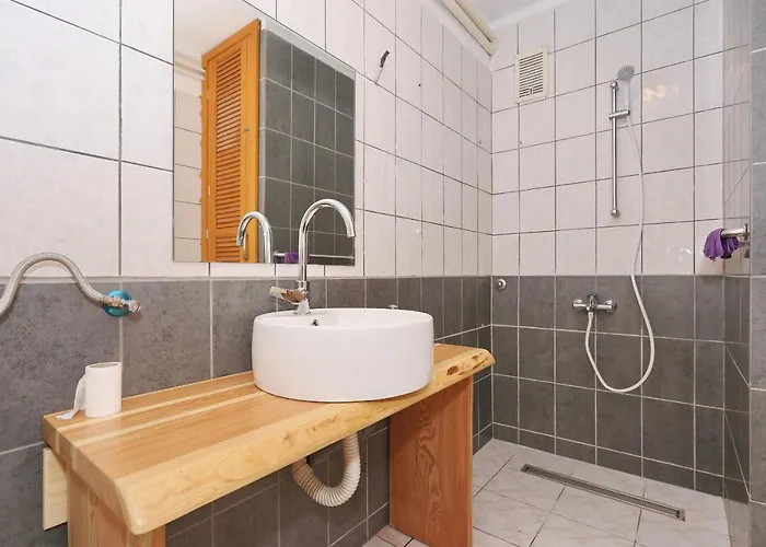Lejlighed Fraj With Jacuzzi Zadar