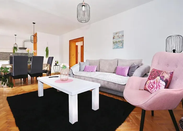 Апартаменты Fraj With Jacuzzi