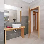 Fraj With Jacuzzi Ζαντάρ