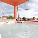Fraj With Jacuzzi