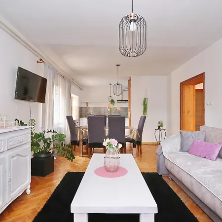 Fraj With Jacuzzi Appartement