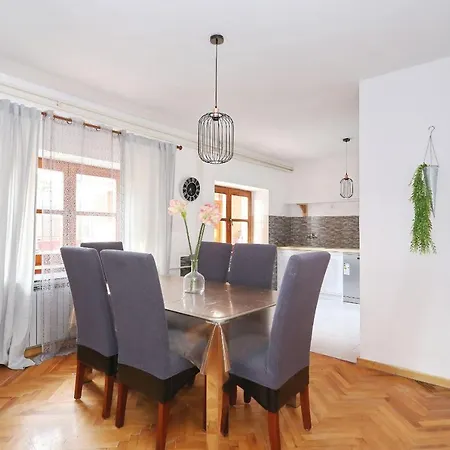 Appartement Fraj With Jacuzzi