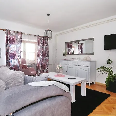 Appartement Fraj With Jacuzzi *