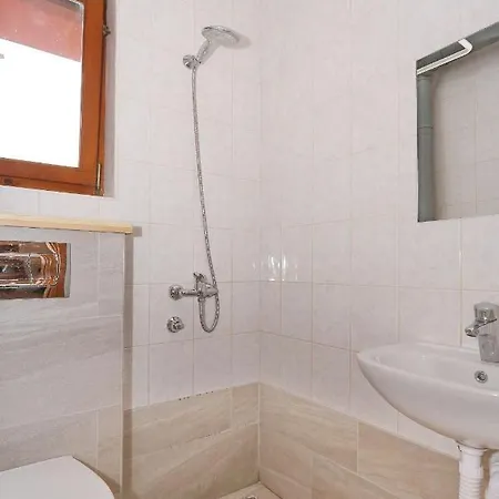 Fraj With Jacuzzi זאדאר