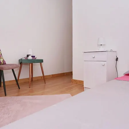 Fraj With Jacuzzi Apartment