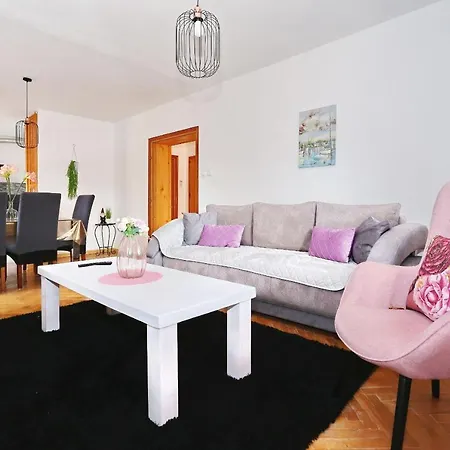 Appartement Fraj With Jacuzzi