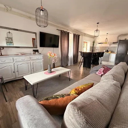 Fraj With Jacuzzi Apartment *