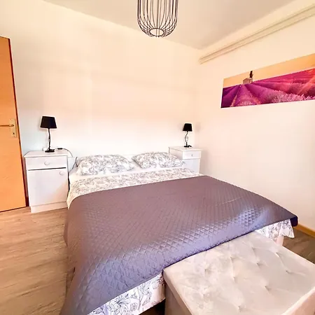 Fraj With Jacuzzi Apartment