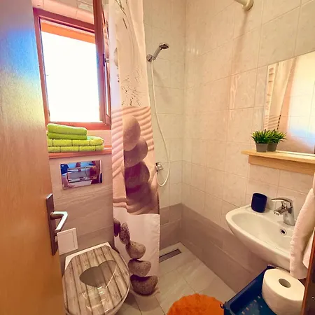 Fraj With Jacuzzi Apartment