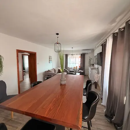 Apartment Fraj With Jacuzzi *