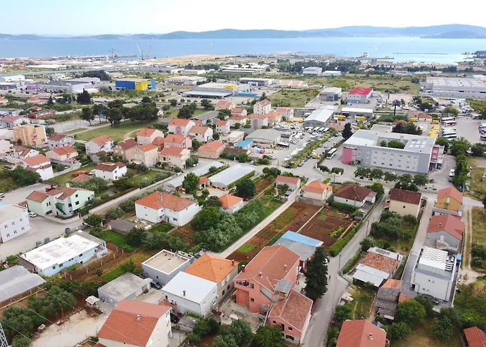 Fraj With Jacuzzi 公寓