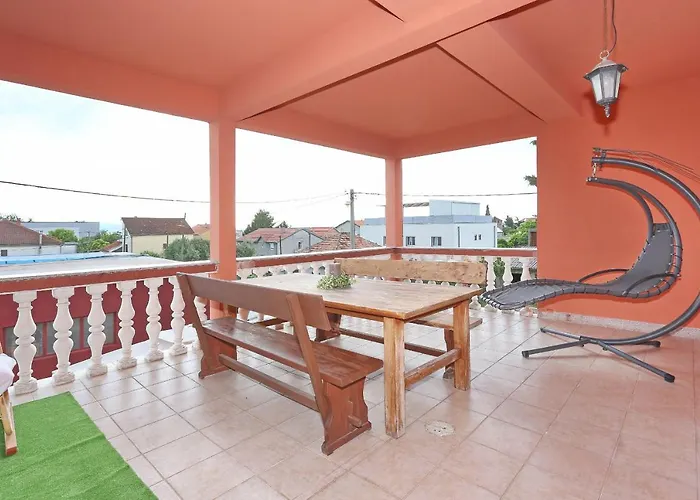 Fraj With Jacuzzi 公寓