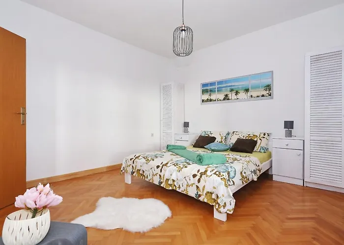 Fraj With Jacuzzi 公寓 *