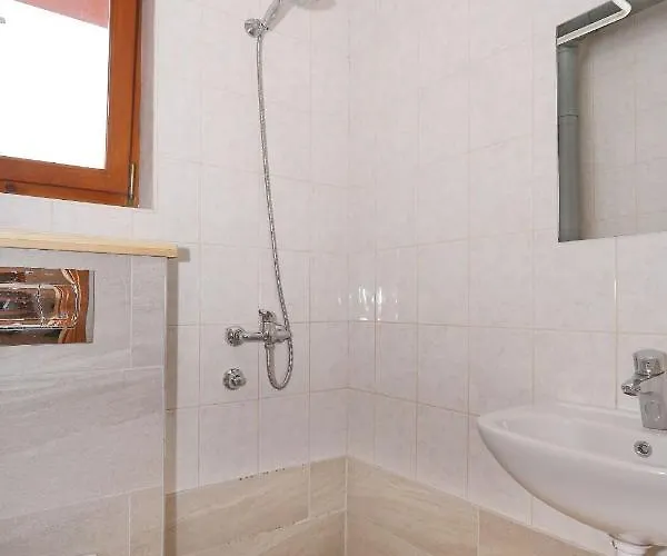 Fraj With Jacuzzi 자다르