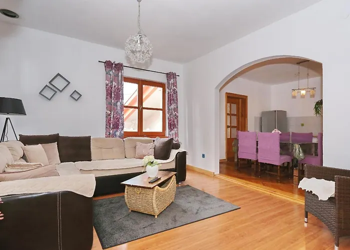 Fraj With Jacuzzi 公寓