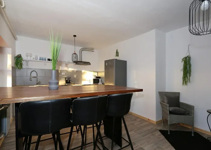 Fraj With Jacuzzi 扎达尔