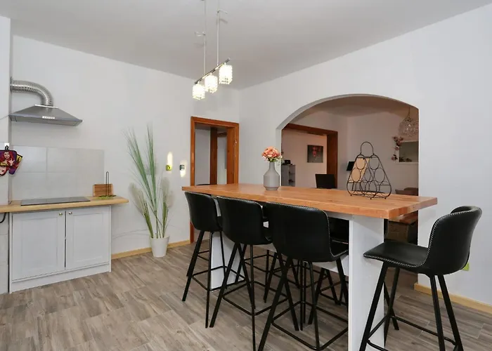 公寓 Fraj With Jacuzzi 扎达尔